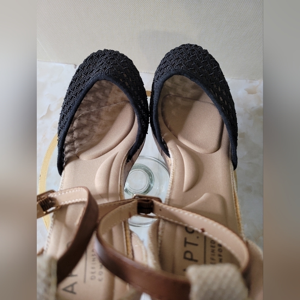 APT 9 Wedge Lace Heel Dress Shoes 7.5 - Picture 4 of 7